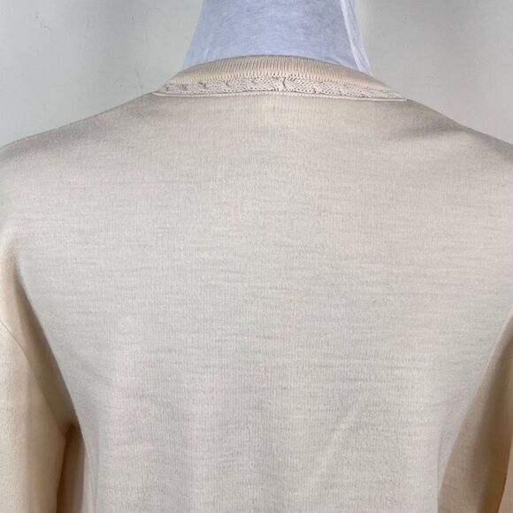 St. Croix Vintage Knits 100% Zephyr Wool V Neck  Sweater - Picture 5 of 8